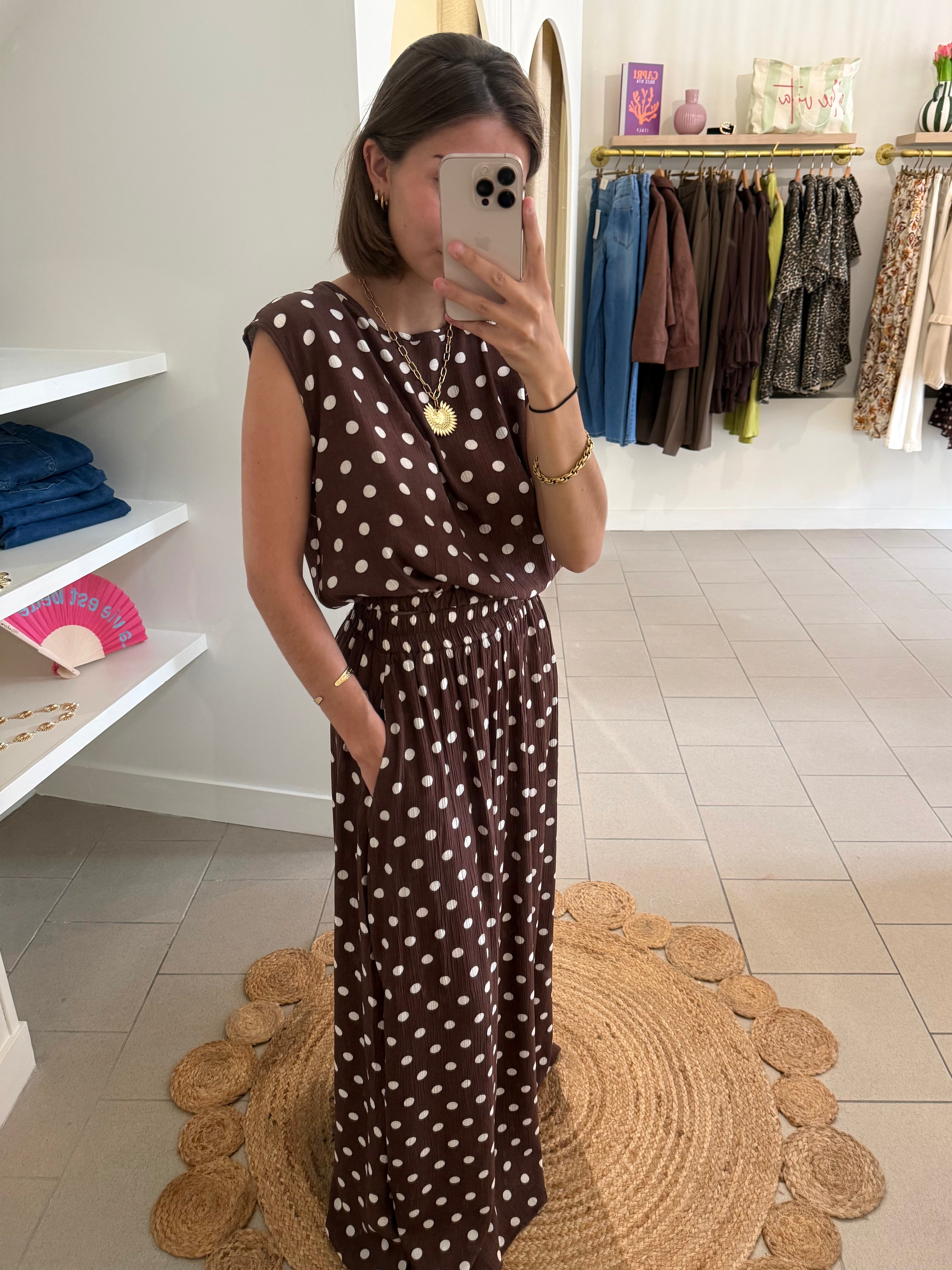 Ensemble à pois marron