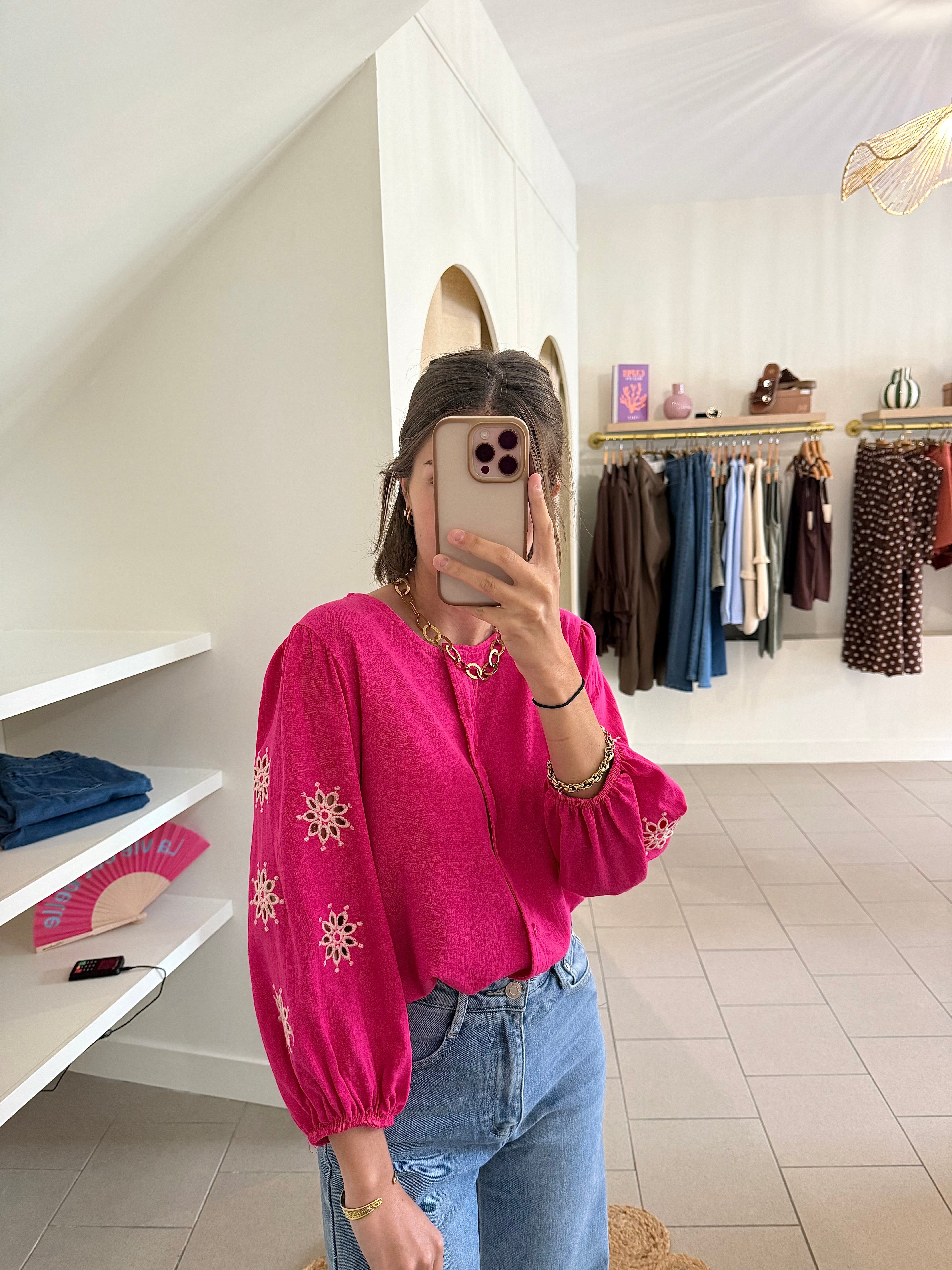 Blouse brodée fushia