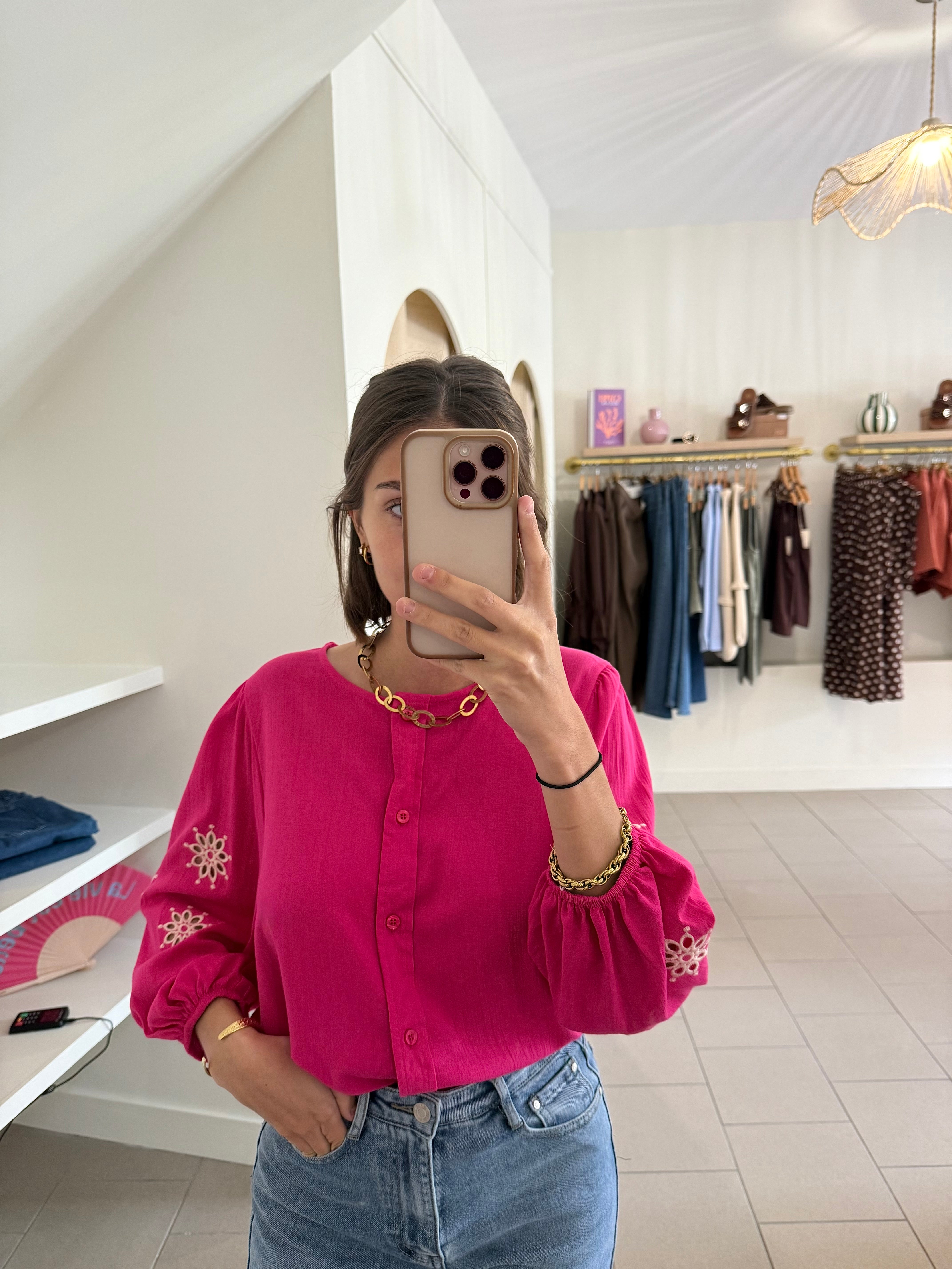 Blouse brodée fushia