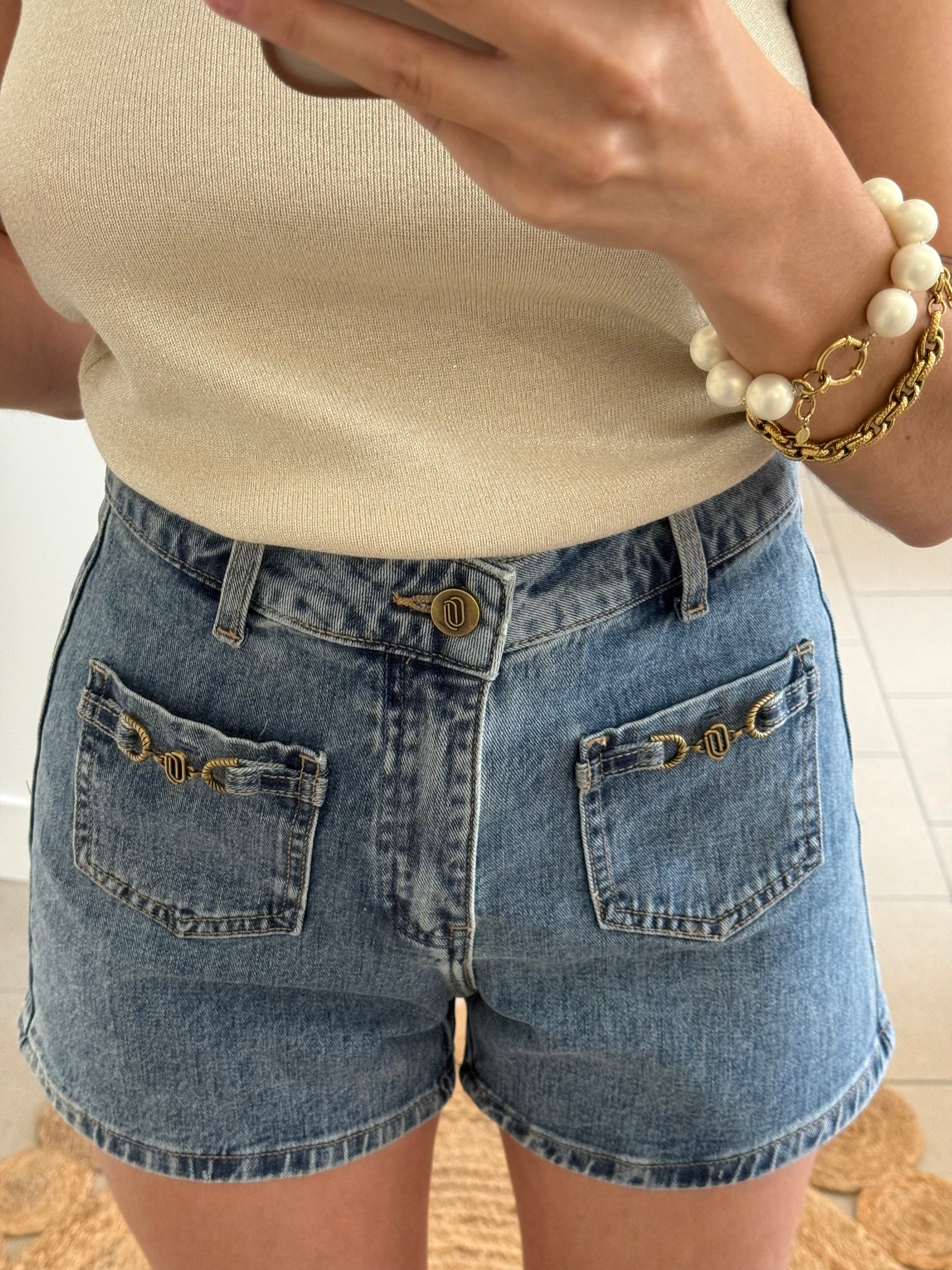 Short en jean détails bijoux